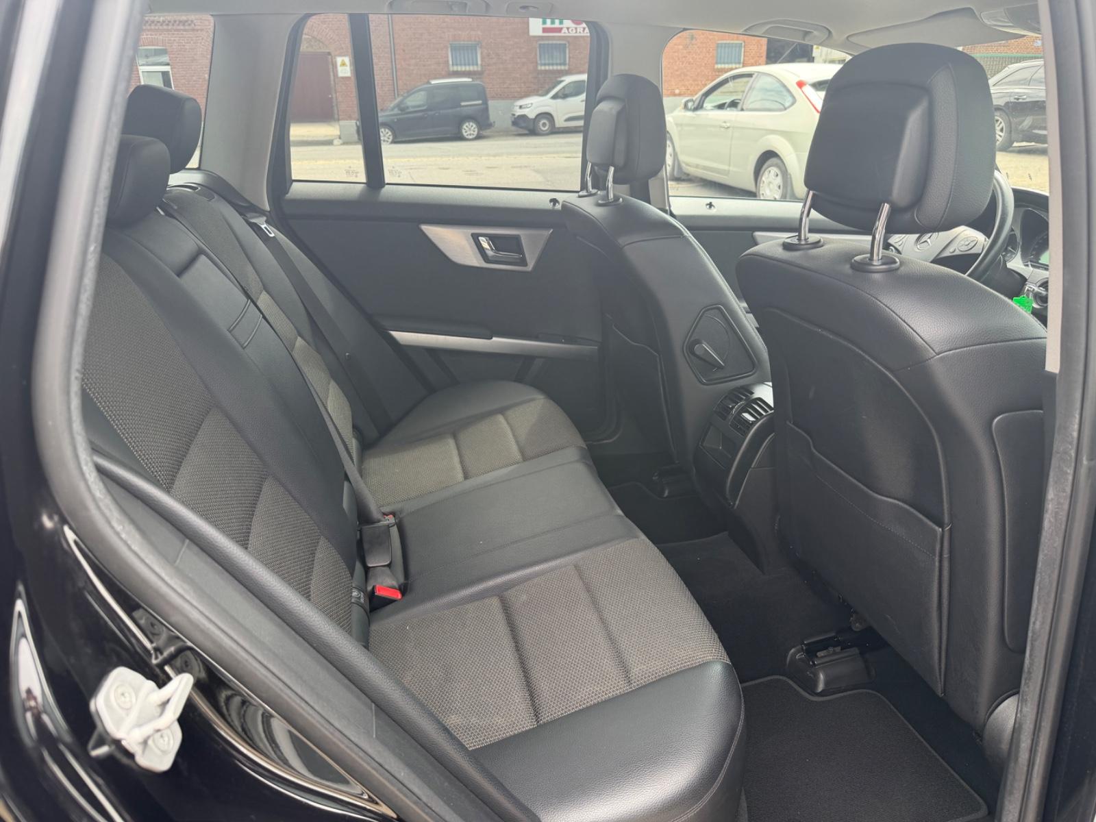 Mercedes-Benz GLK220 2011 — photo 8