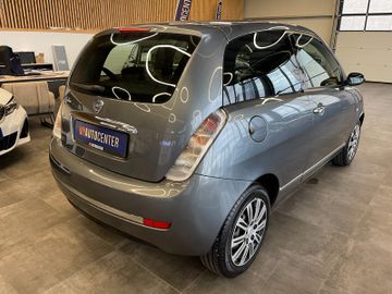 Lancia Ypsilon 1.4 8V Oro *KLIMAAUT.*2.HD*TÜV 062027*