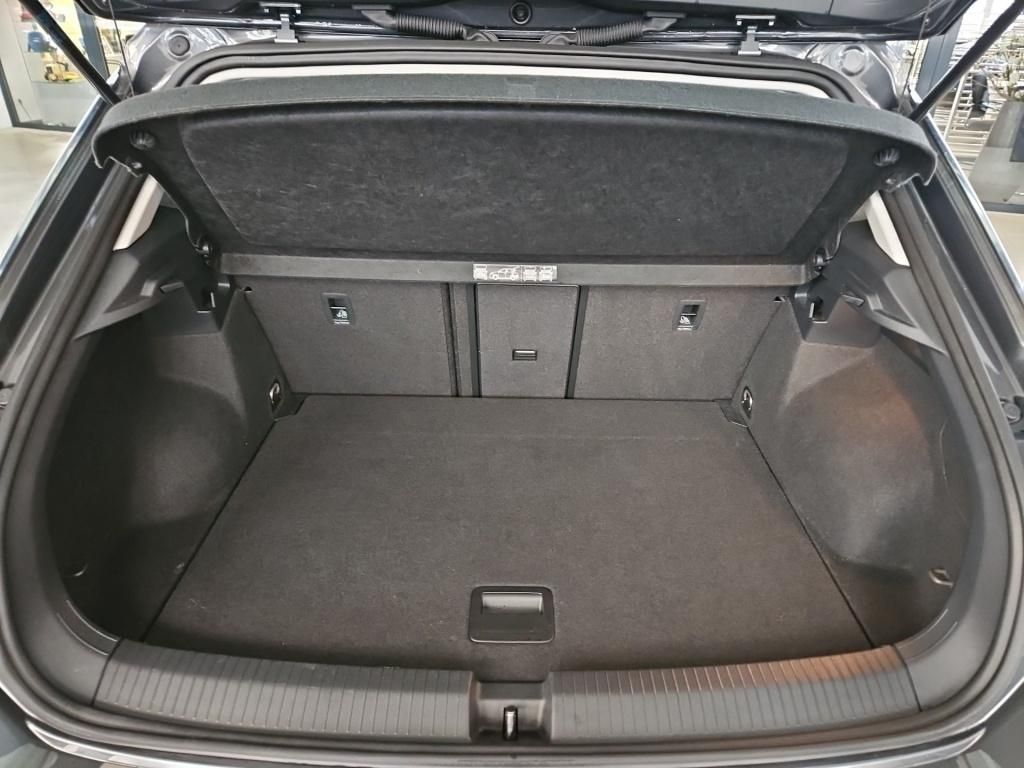 Fahrzeugabbildung Volkswagen T-Roc 1.5 TSI ACT Style ACC LED Navi Winterpaket
