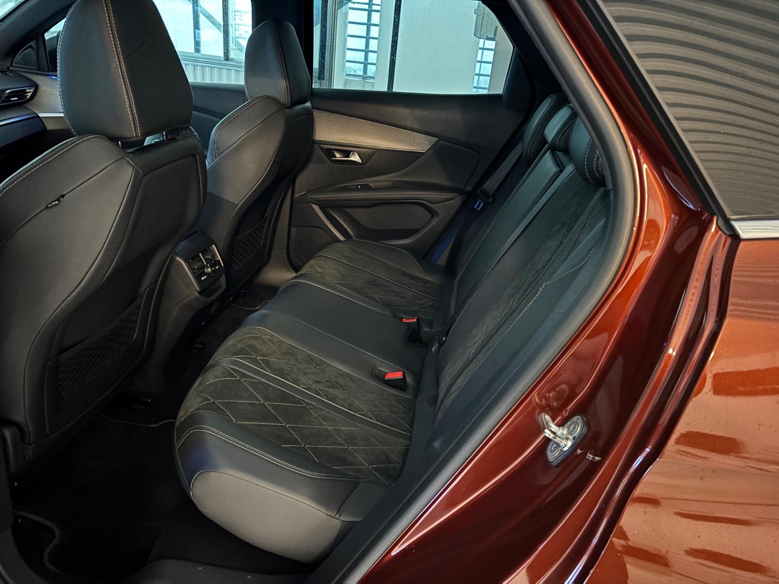 Peugeot 3008 GT*Automatik*360°*SHZ*Navi*Schiebedach