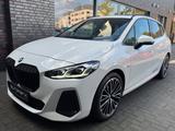 BMW 218i Active Tourer M Sport PANO HUD h/k 360° AHK - BMW Gebrauchtwagen von 2024