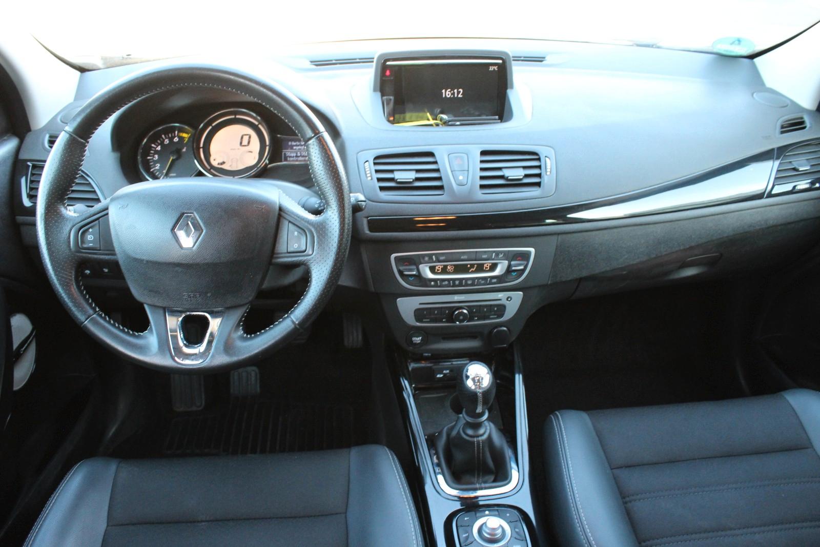 Renault Megane 2015 — фото 11
