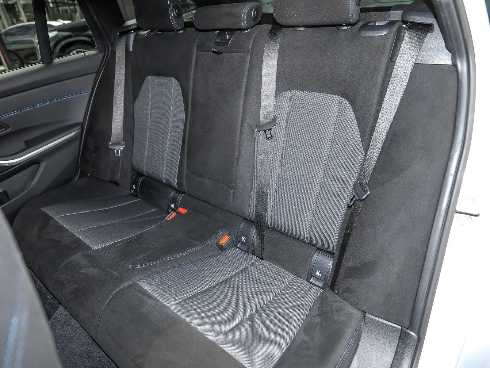 BMW 330 - Bild 17