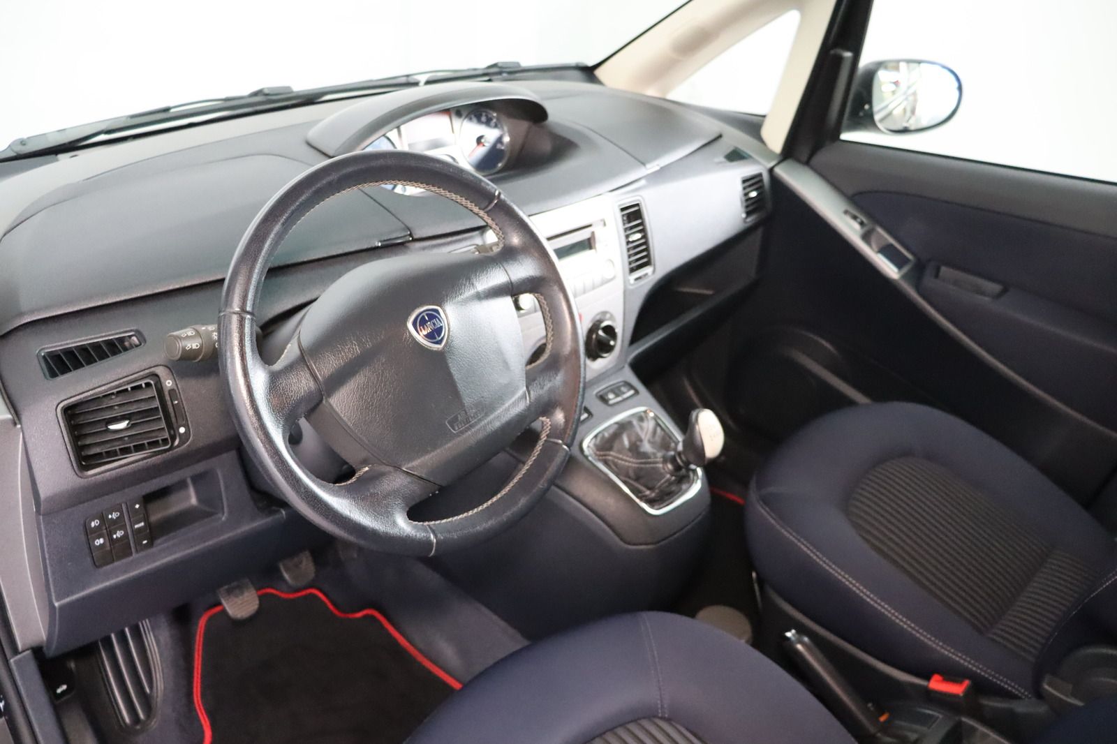 Fahrzeugabbildung Lancia Musa oRo 1.4 16V Edizione