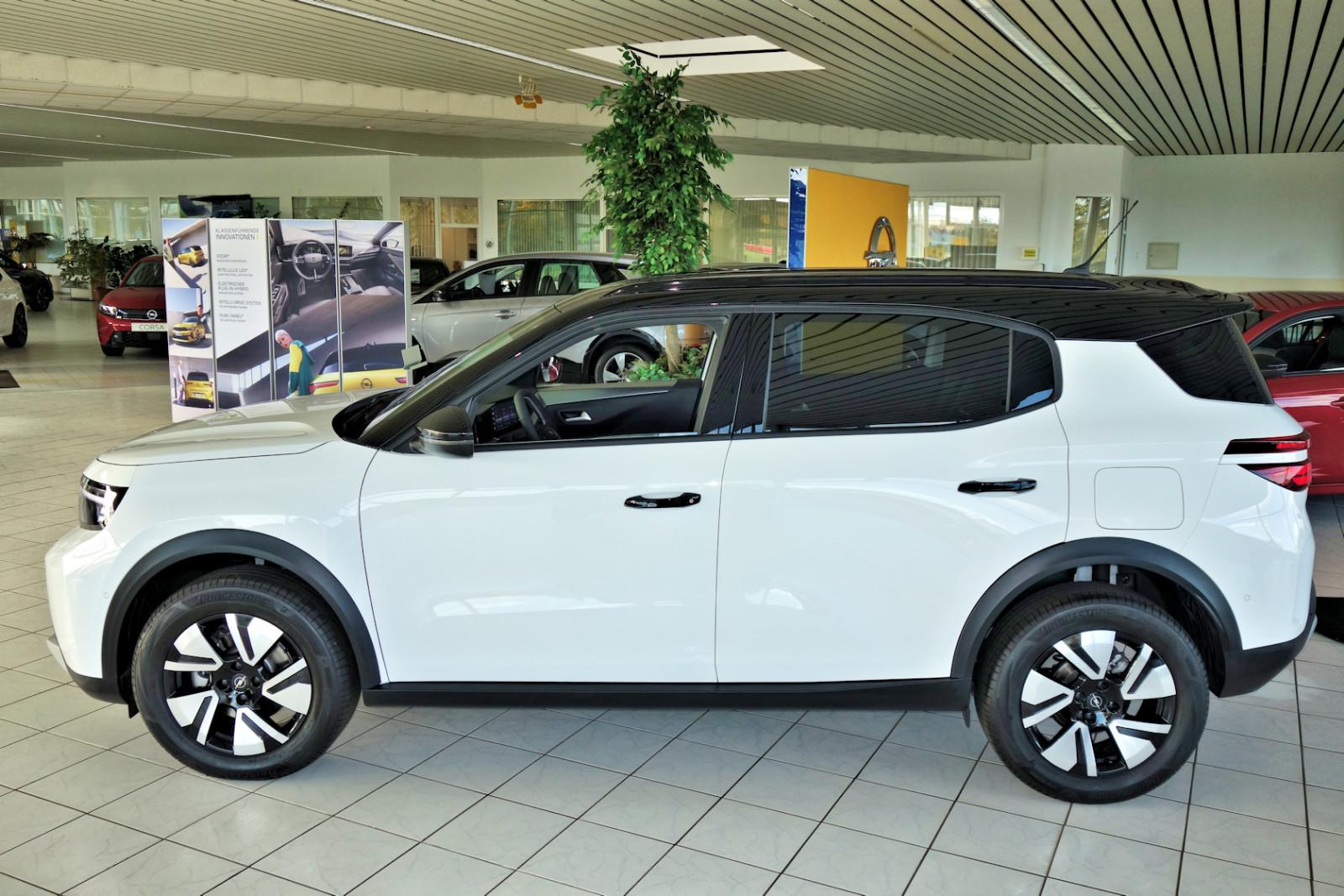 Opel Frontera Ultimate 1.2 145PS AT LED,Navi,Rückfah.