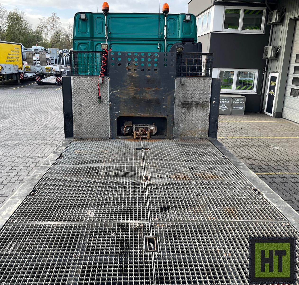 Meusburger 3-Achs-Semi-hydr.Ladeboden u. abklappbarem Heck