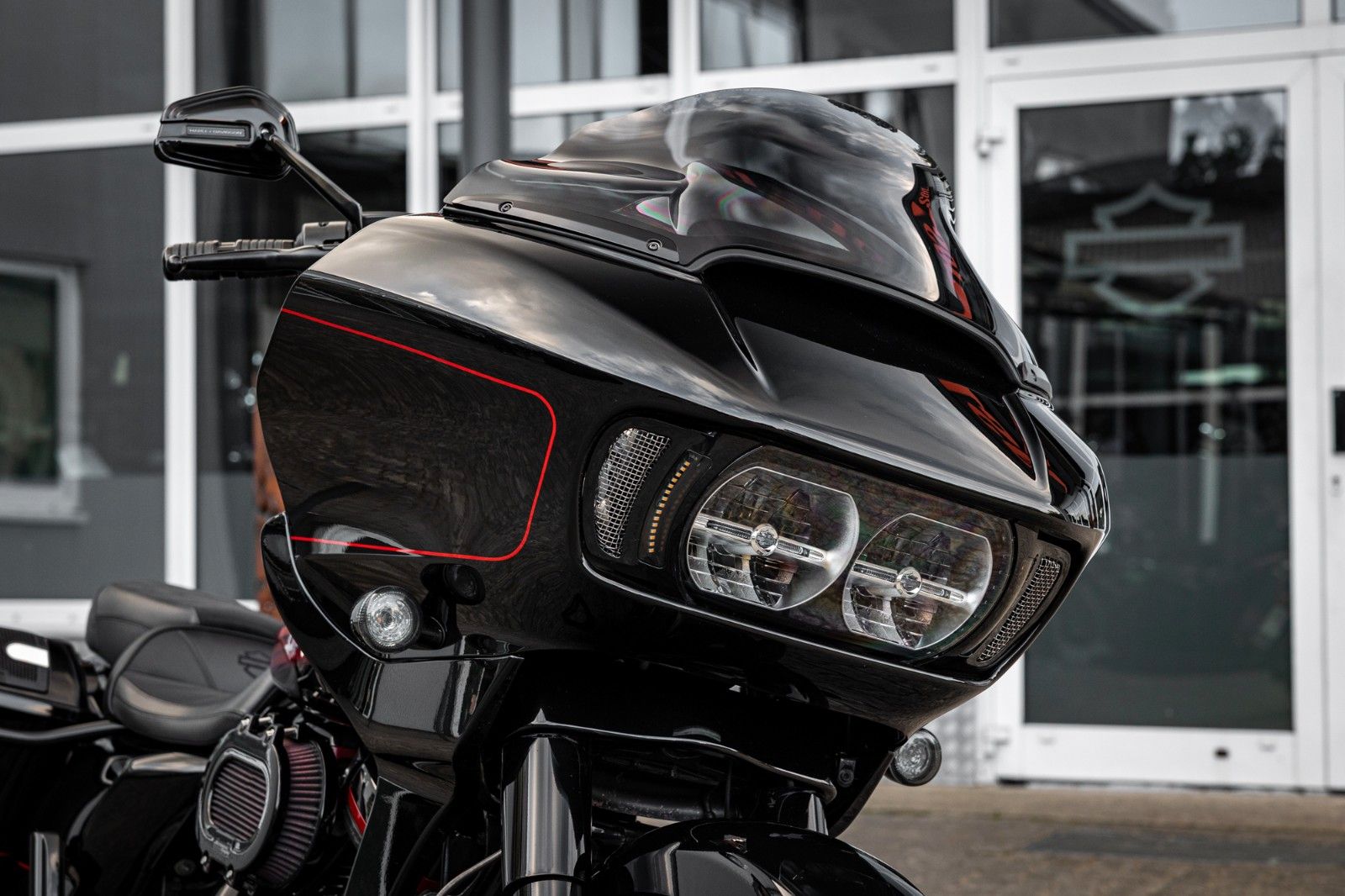 Fahrzeugabbildung Harley-Davidson CVO ROAD GLIDE 117 FLTRXSE - JEKILL&HYDE