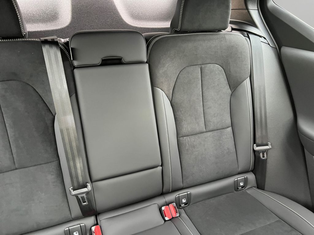 VOLVO EX40 Electric,Extend. R.Ultra Black Ed.,Licht-P VOLVO EX40 Electric,Extend. R.Ultra Black Ed.,Licht-P