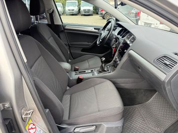 Volkswagen Golf - 11