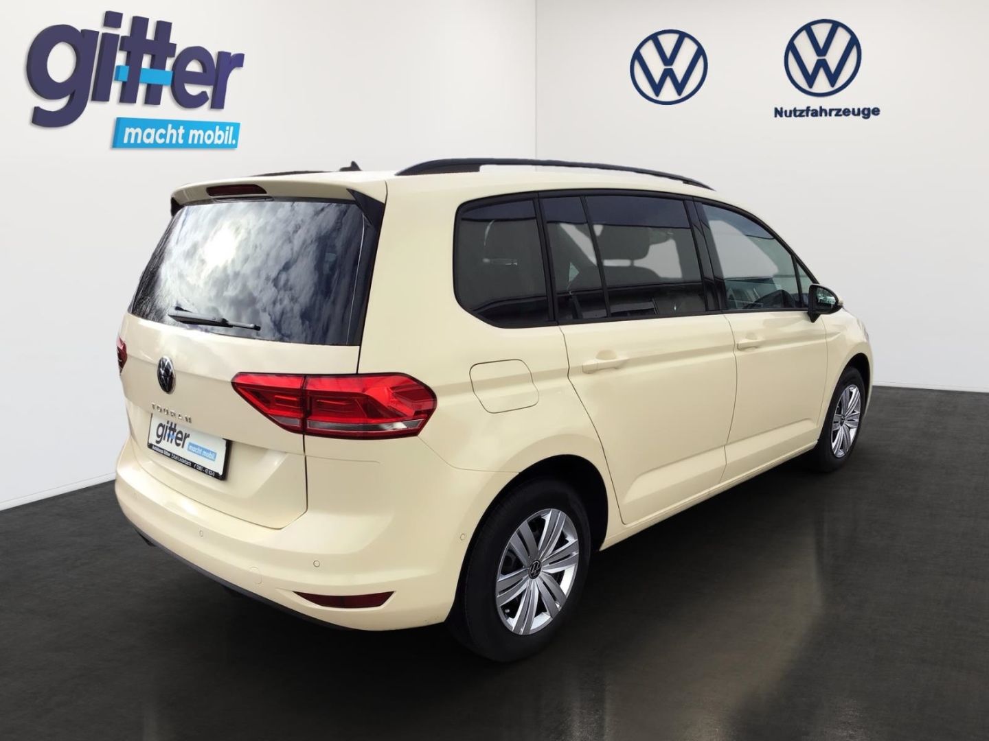 Volkswagen Touran Taxi 2.0 TDI ''First Edition'' Apple CarP imagem 3