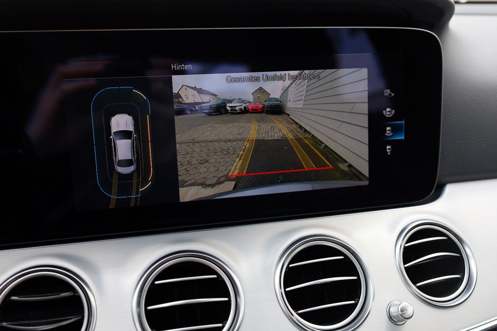 Fahrzeugabbildung Mercedes-Benz E 300 e Avantgarde Lim.,Leder,Navi,SH,Kamera,AHK