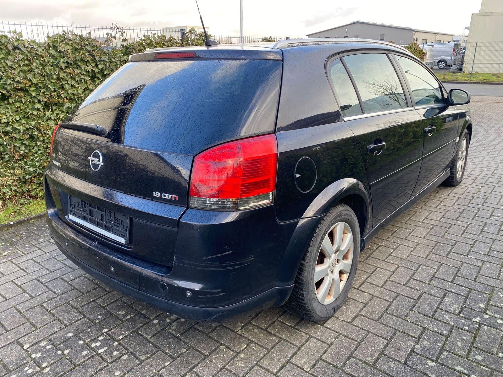 Opel Signum 2005 — interior