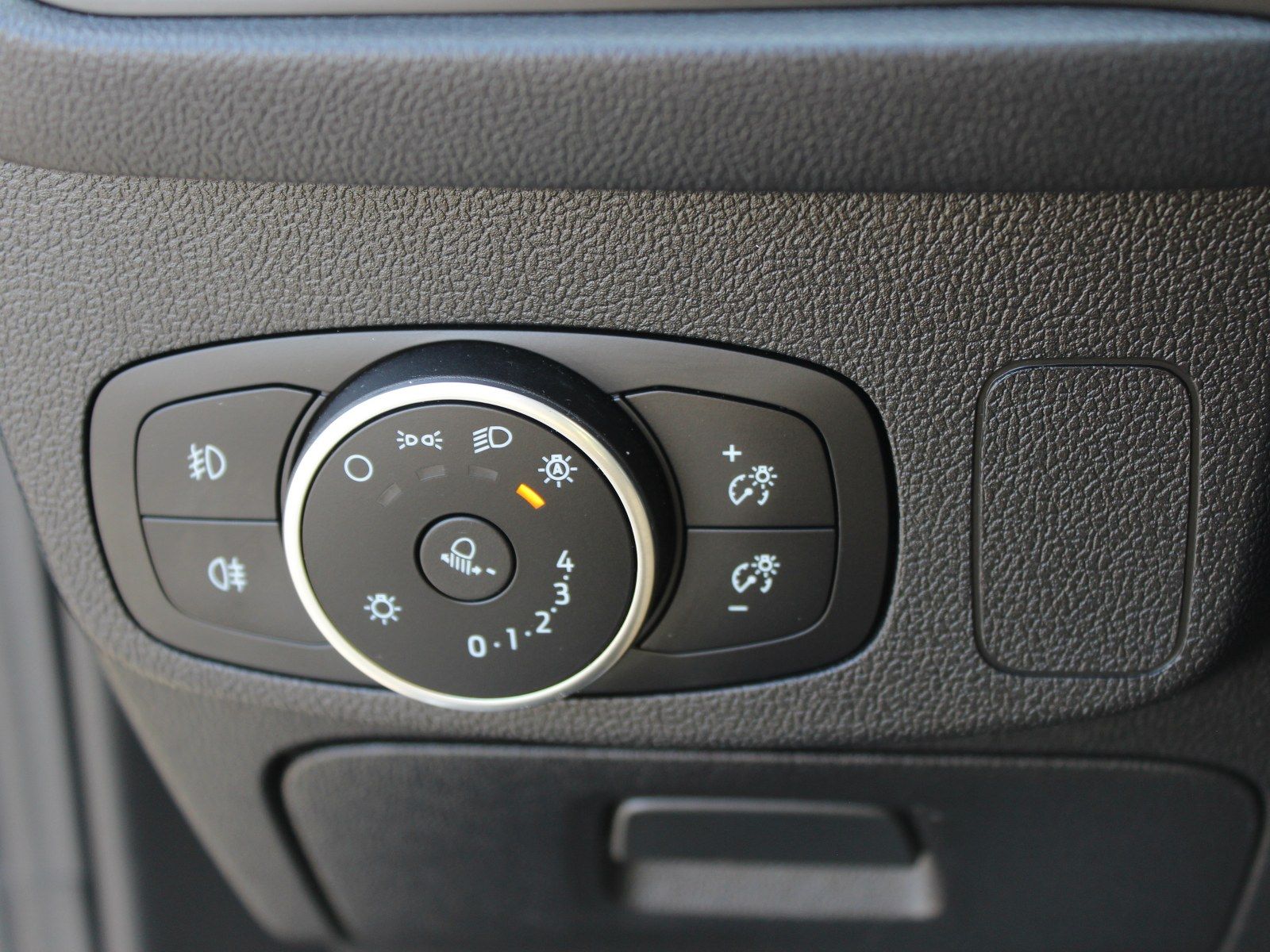 Fahrzeugabbildung Ford Focus Active 1,0 EcoBoost Start/Stopp