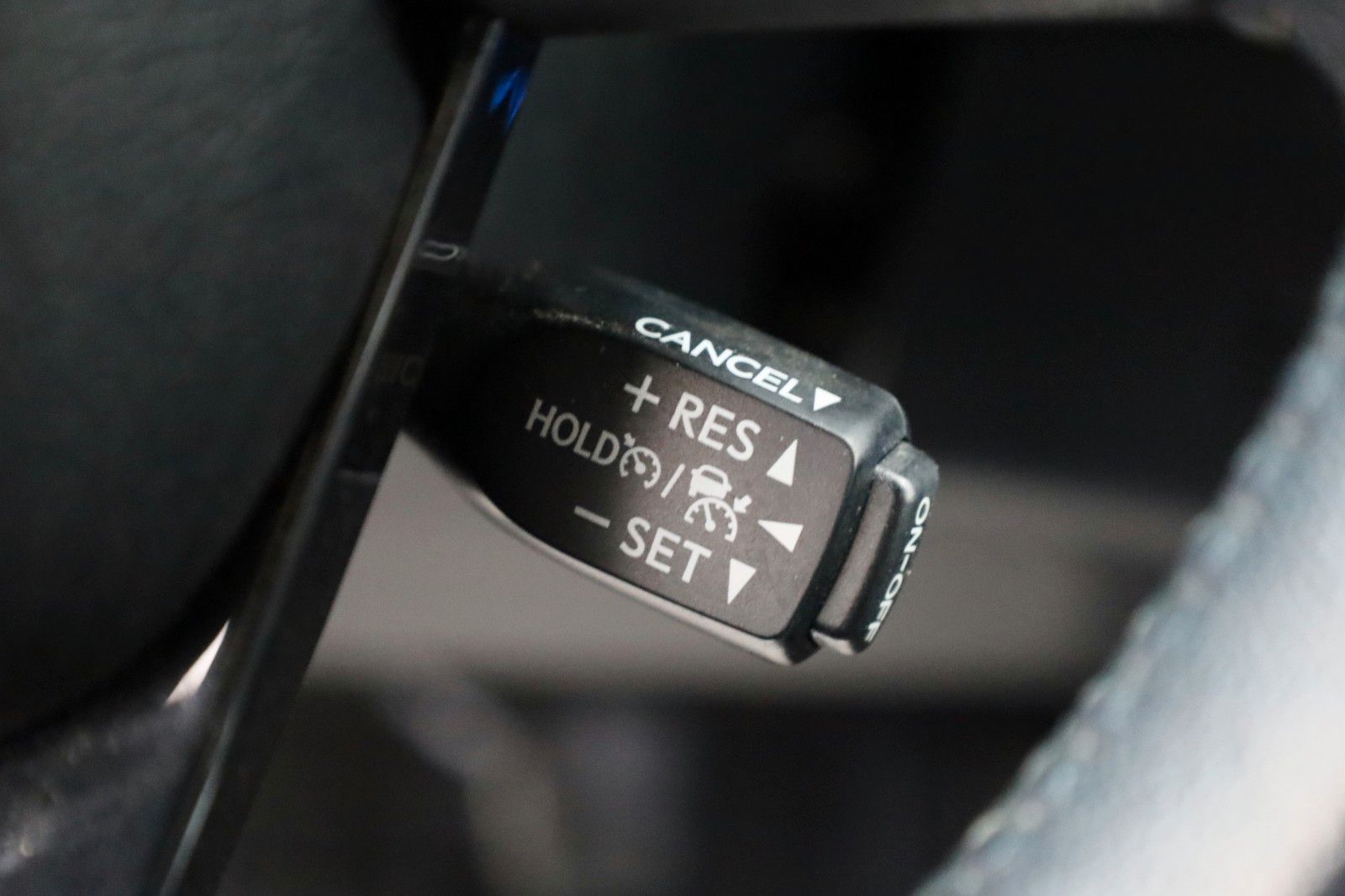 Fahrzeugabbildung Toyota Hilux 2.8 D-4D 4x4 Invincible,Leder,ACC,Garantie