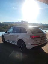 Audi Q7, 2.0 l., SUV / crossover - gebrauchte Audi Q7 aus dem Jahr 2023
