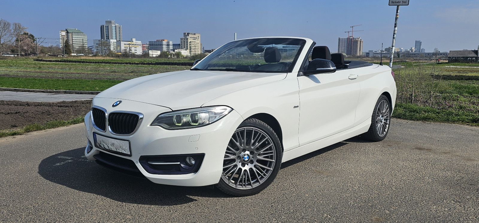 BMW 220i Cabrio M-Lenkrad, Navi, Kamera, CZ, Hifi, 
