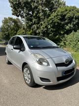Toyota Yaris 1,0-l-VVT-i - - Toyota Yaris Gebrauchtwagen in Augsburg