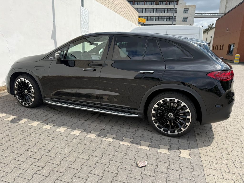 Mercedes-Benz EQE SUV
