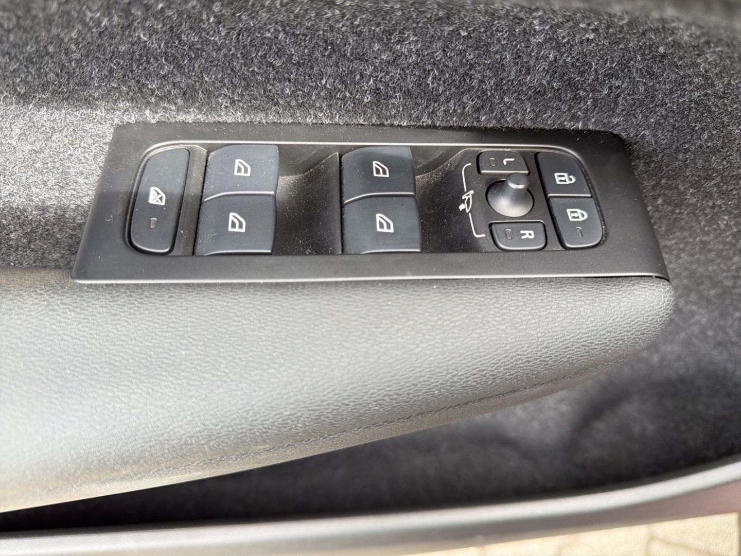 Volvo XC40 R Design Recharge AHK Navi Leder Digitales foto 22