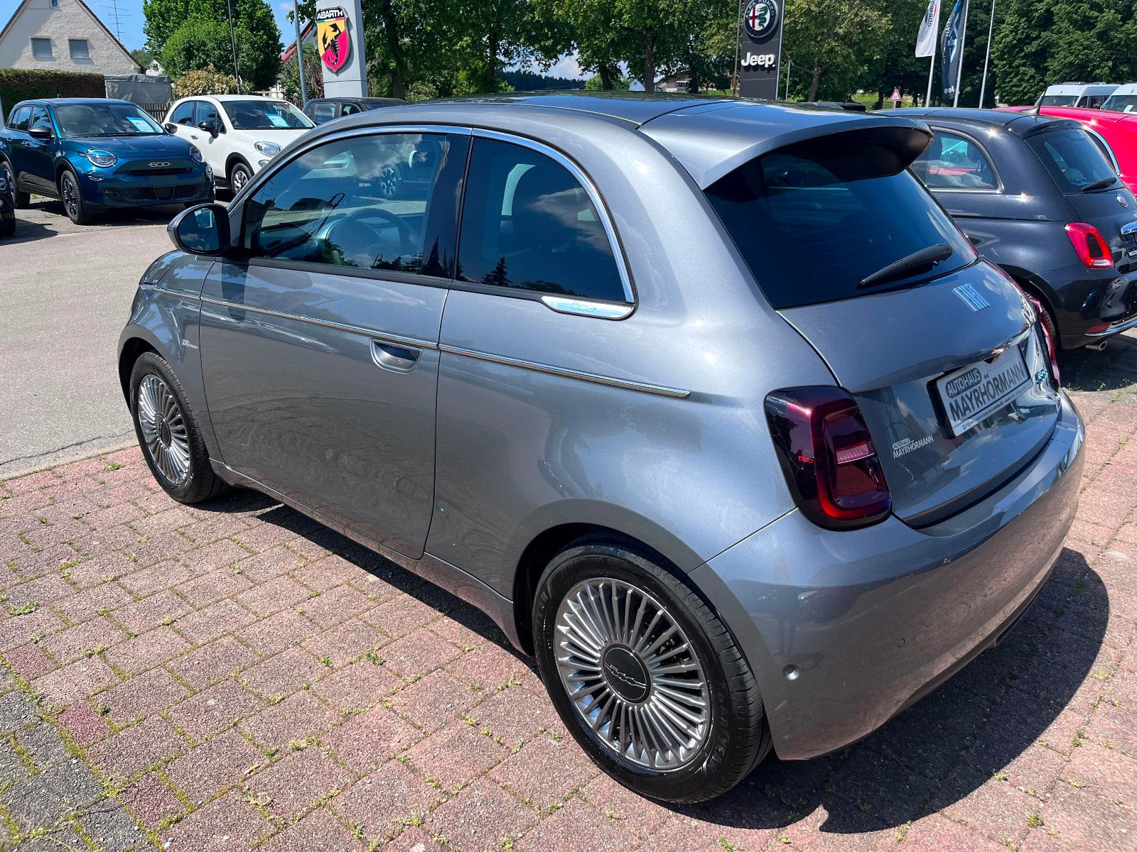 Fahrzeugabbildung Fiat 500e
