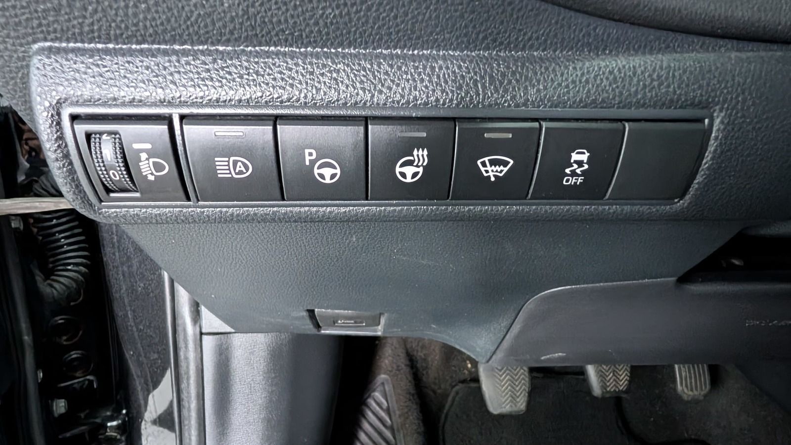 Fahrzeugabbildung Toyota Corolla Touring Sports 1.2 Team D * LED *