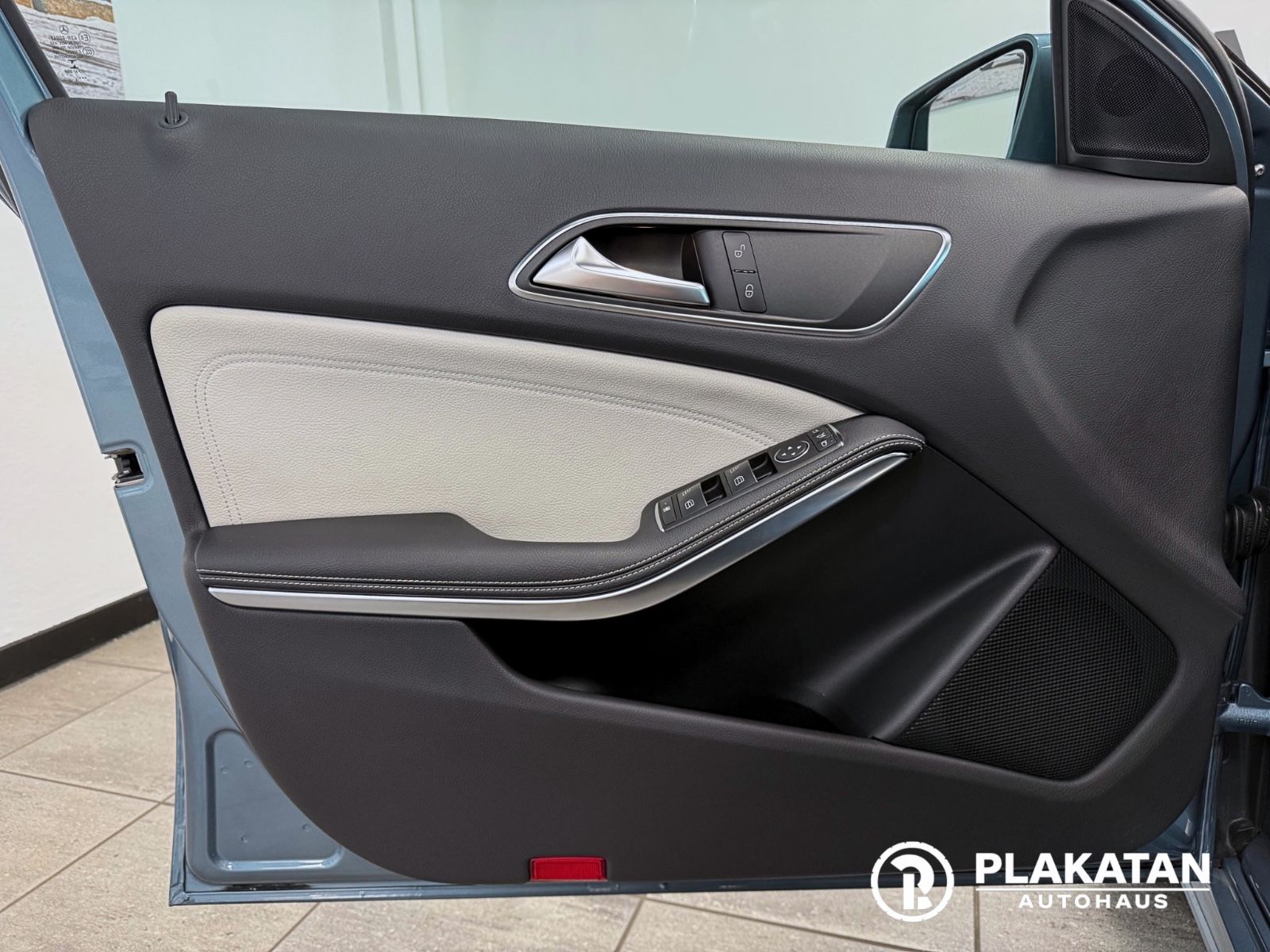 Fahrzeugabbildung Mercedes-Benz A 180 Style Bi-Xenon 1Hand MB-Service