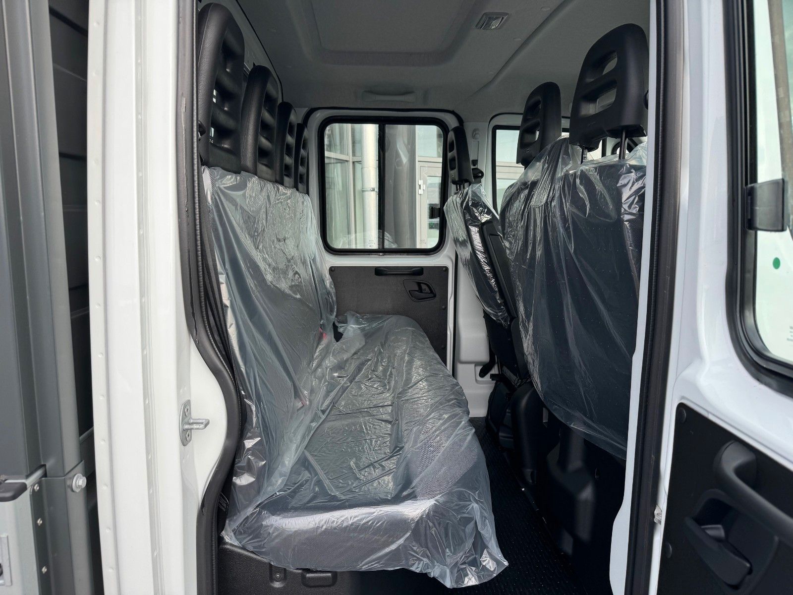 Fahrzeugabbildung Iveco Daily 35S14 *R.3450mm*AHK*PDC*