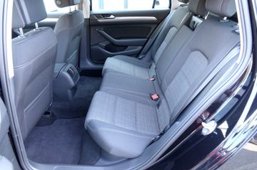 Volkswagen Passat Variant - 11