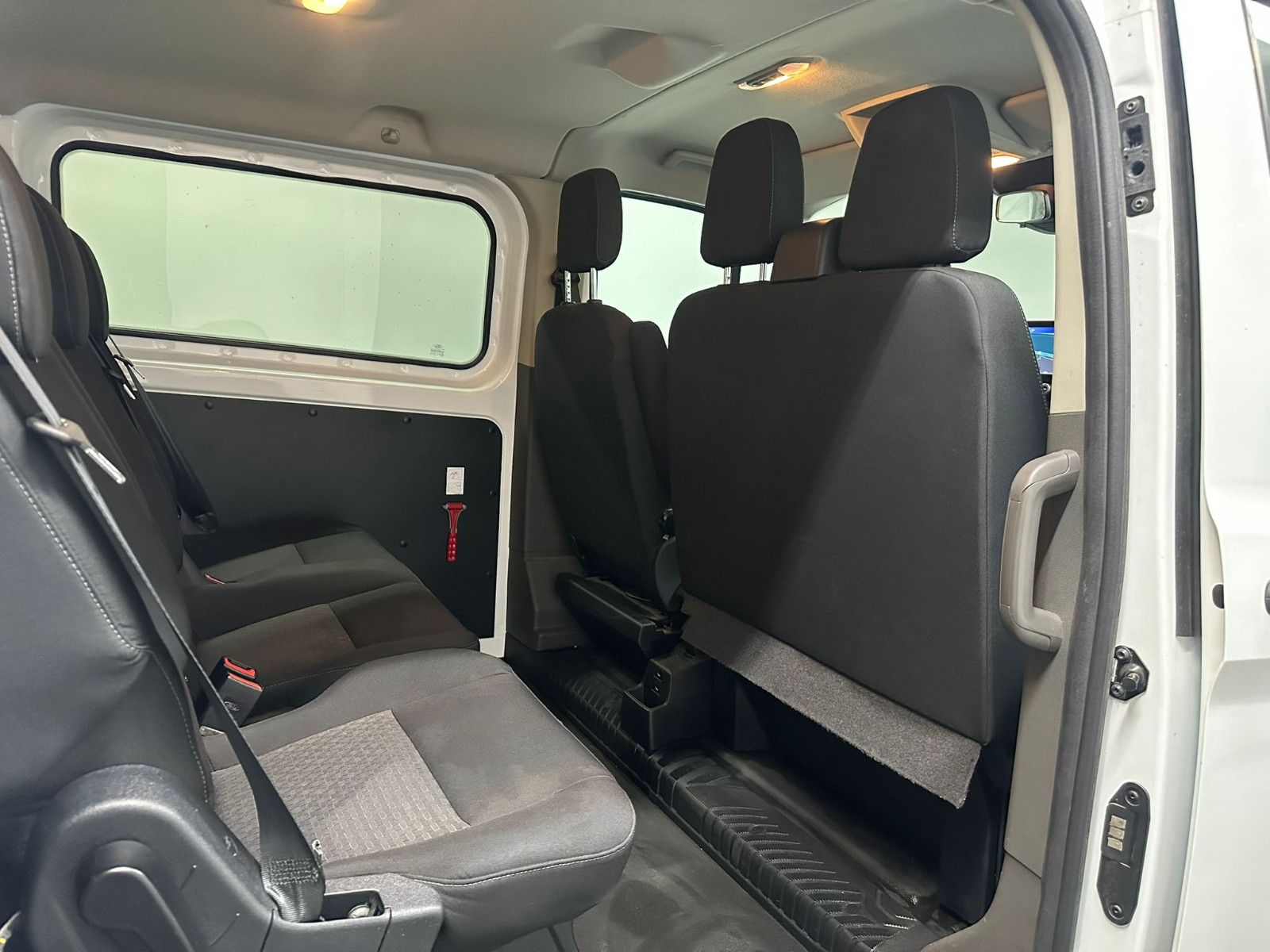 Fahrzeugabbildung Ford Transit Custom 320 L1H1* 9SITZE*NAVI*KLIMA*SDH*
