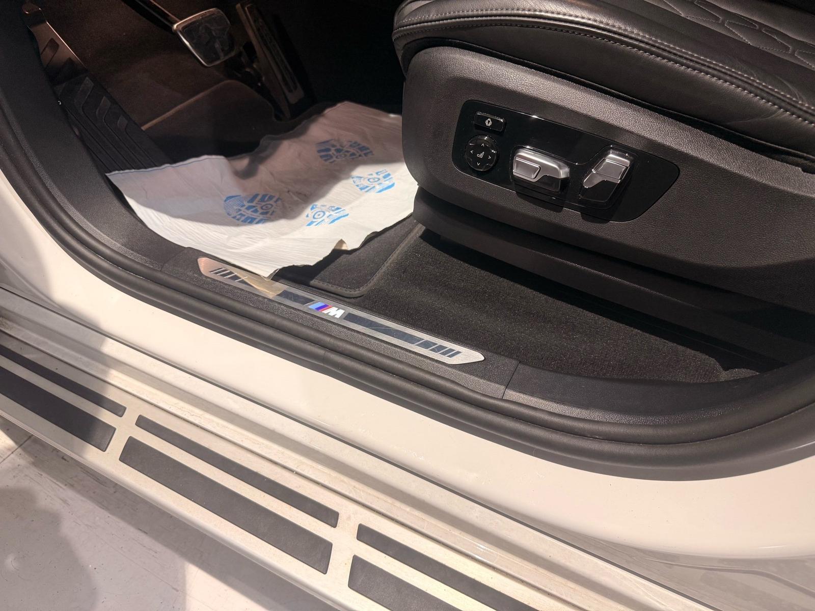 BMW X7 xDrive40d M Sport Pro "23" LUFT H&K – 16