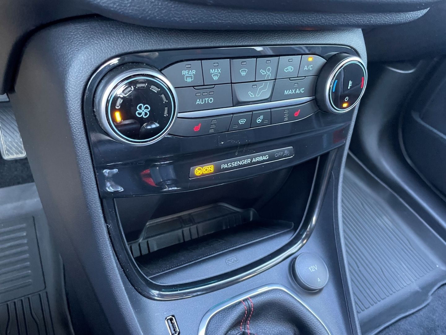 Fahrzeugabbildung Ford Puma ST-Line MHEV VerkehrszeichenERK Navi DAB