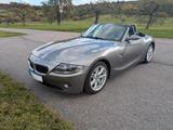 BMW Z4 2.2i - Mit Alu-Ventildeckel - BMW Z4 aus 2005: Roadster