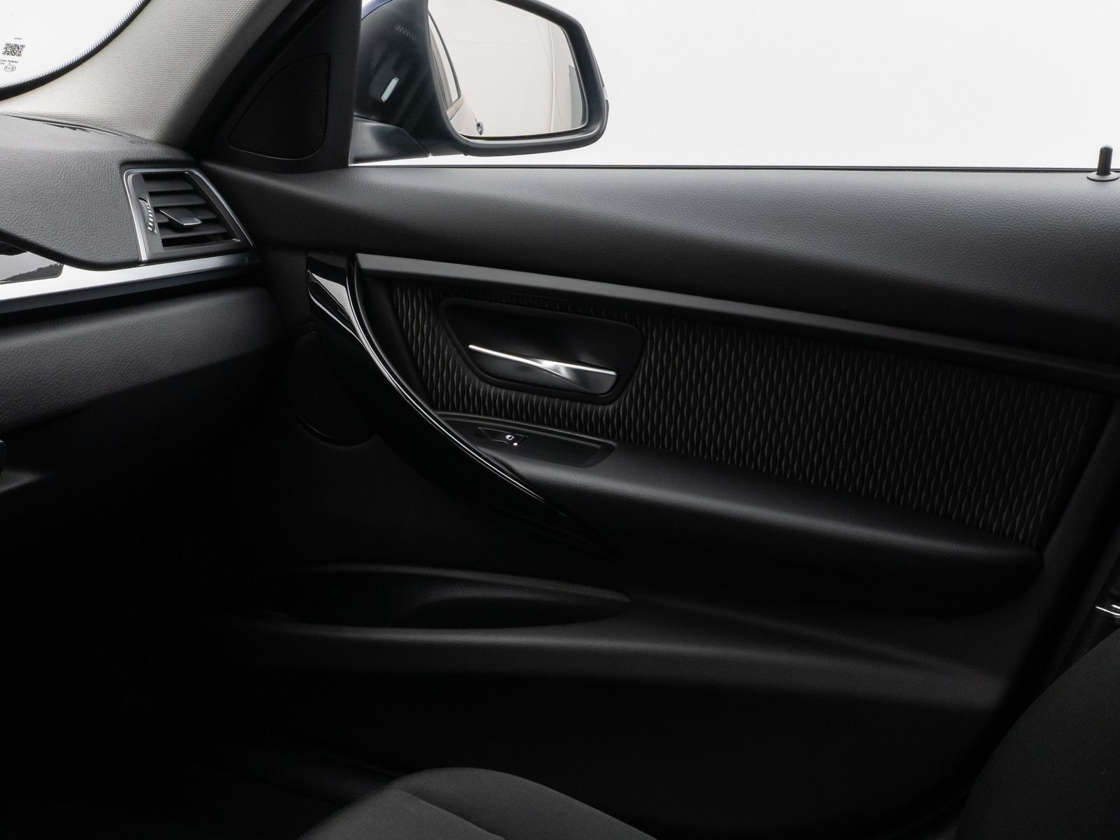 Fahrzeugabbildung BMW 320i Advantage HiFi Navi Lordos PDC LED Alarm