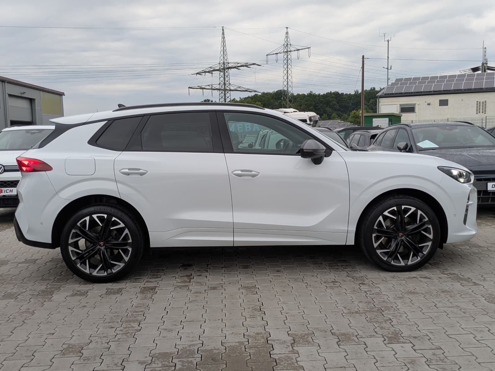 Fahrzeugabbildung CUPRA Terramar 2.0 TSI 4D VZ HUD*MATRIX*PANO*DCC*20"