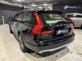 Volvo V90 Cross Country Pro AWD/PANO/19/360/HUP.D/MALU - schwarze Volvo V90 Cross Country