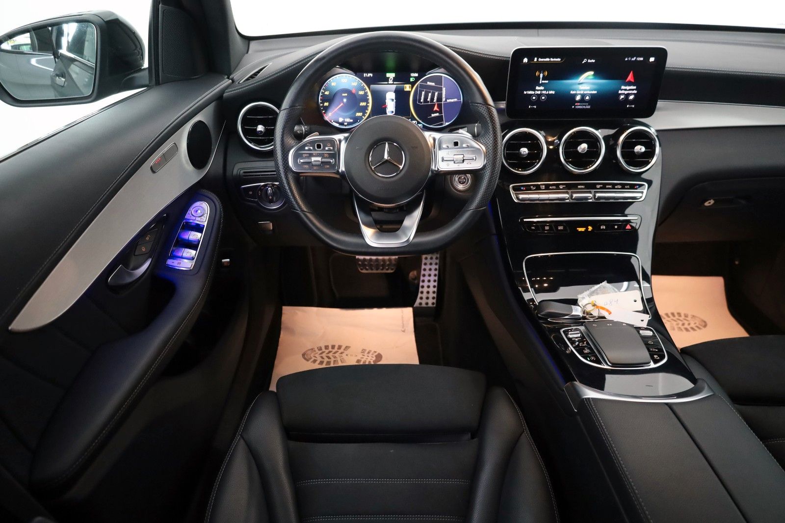 Fahrzeugabbildung Mercedes-Benz GLC 200 Coupe 4Matic,AMG line,SH,Kamera,HUD,SD