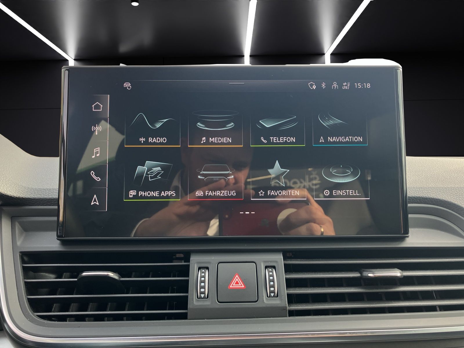 Fahrzeugabbildung Audi Q5 50 TFSI e quattro Matrix AHK RFK ACC SHZ