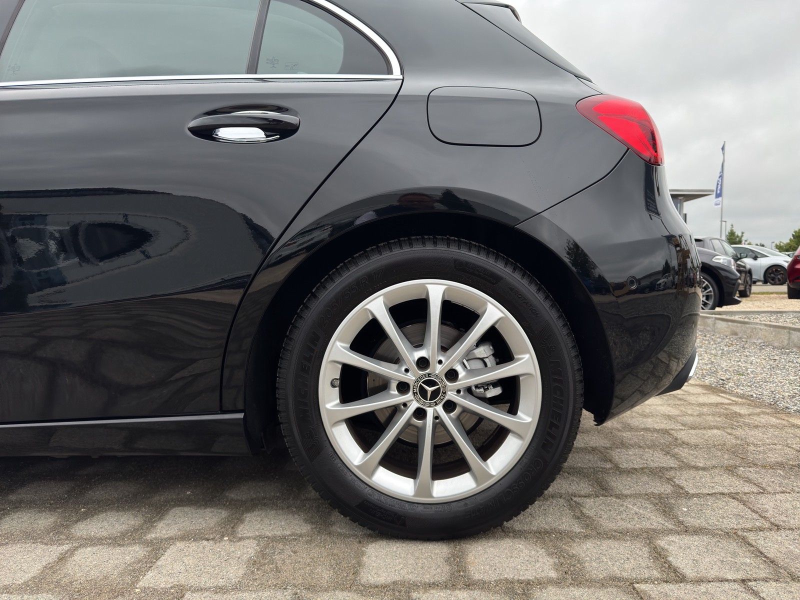 MERCEDES-BENZ A 180 Progressive AUTOMATIK / KLIMA / NAVI / SIT - Image 18
