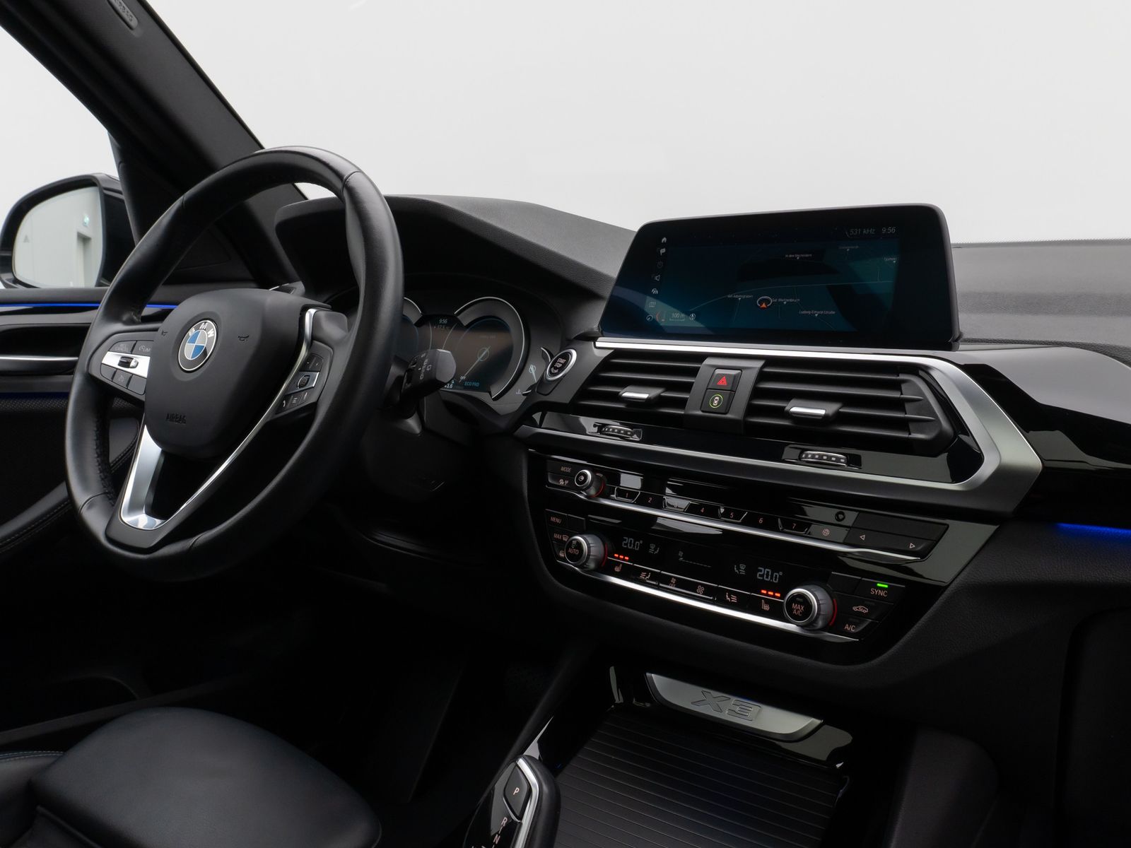 Fahrzeugabbildung BMW X3 xD20d xLine Kamera Panorama HUD DAB HiFi 19"