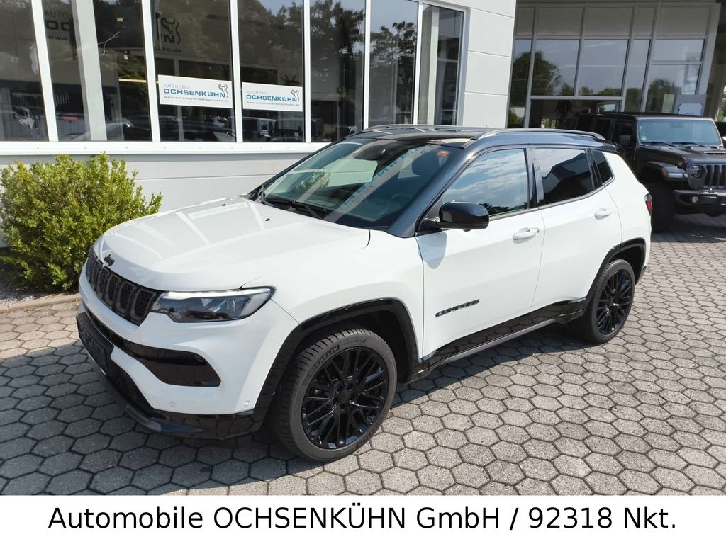 Jeep Compass — hlavná fotografia