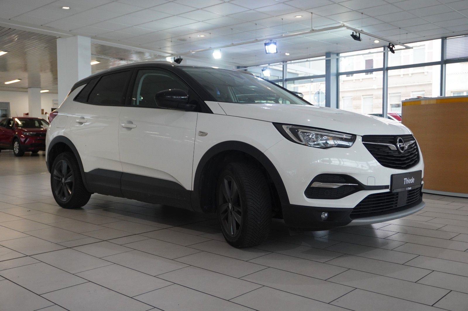 Fahrzeugabbildung Opel Grandland 1.5D AHK/KAMERA/SHZ/LHZ/FSH/ALU/ACC