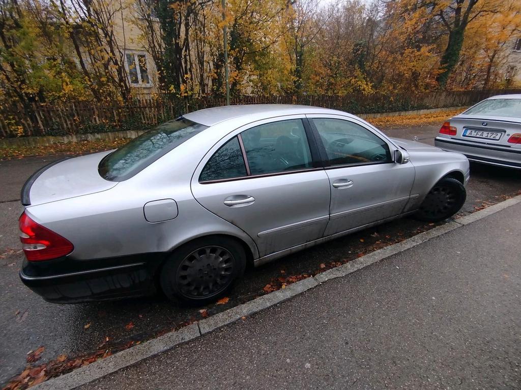 Mercedes-Benz E 270