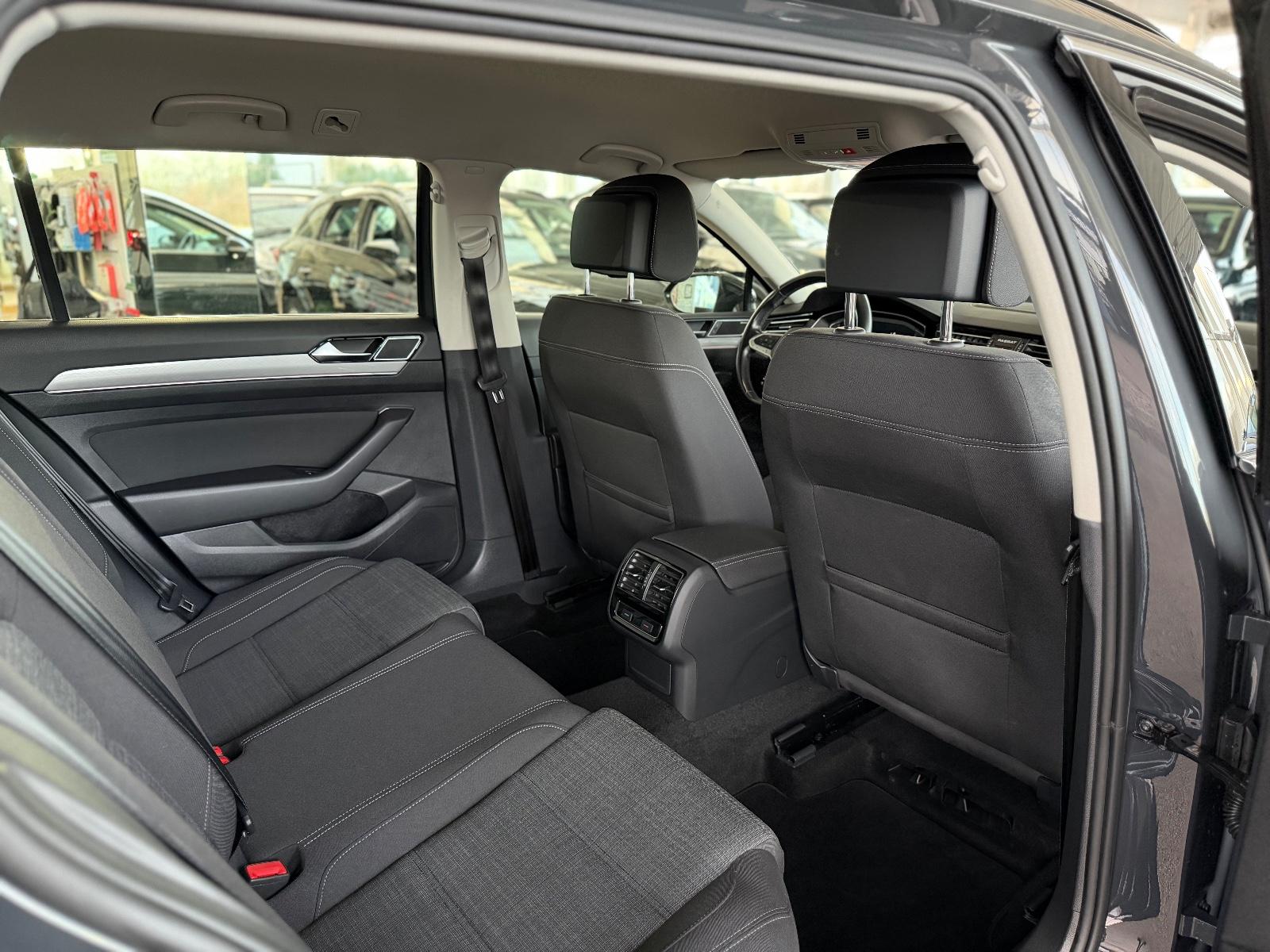 Volkswagen Passat Passat*Variant*2.0 TDI*R-LINE*DSG*VIRTUAL*CAM*LM, миниатюра 27