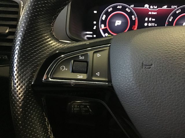 Fahrzeugabbildung Skoda Karoq Sportline 2.0 TSI 4x4 DSG/AHK/Navi/ACC/DCC