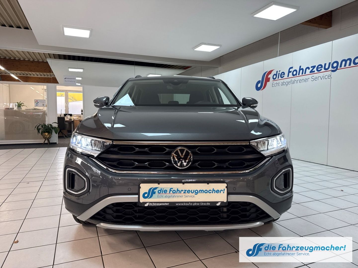 Fahrzeugabbildung Volkswagen T-Roc Move Navi Digitales Cockpit LED Apple CarP