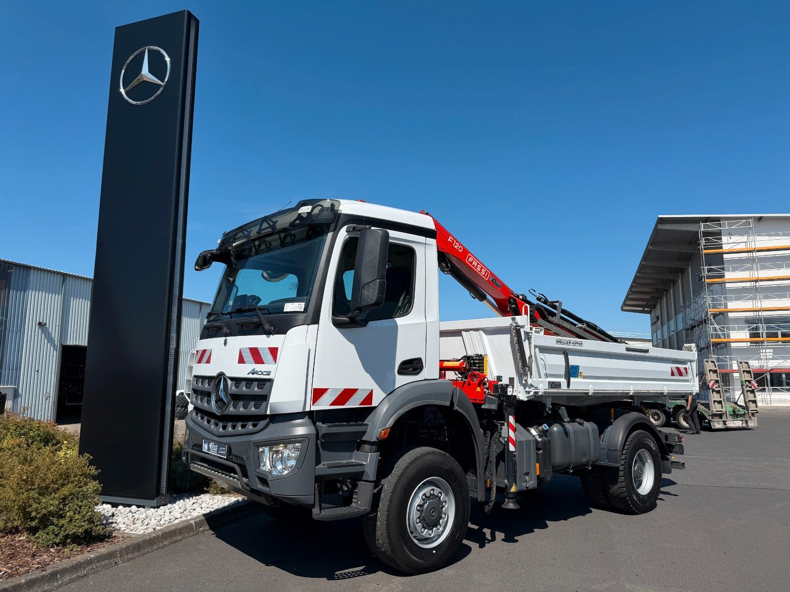 Fahrzeugabbildung Mercedes-Benz Arocs 1832 AK 4x4 Fassi F120B.1.23 E Funk 2xAHK