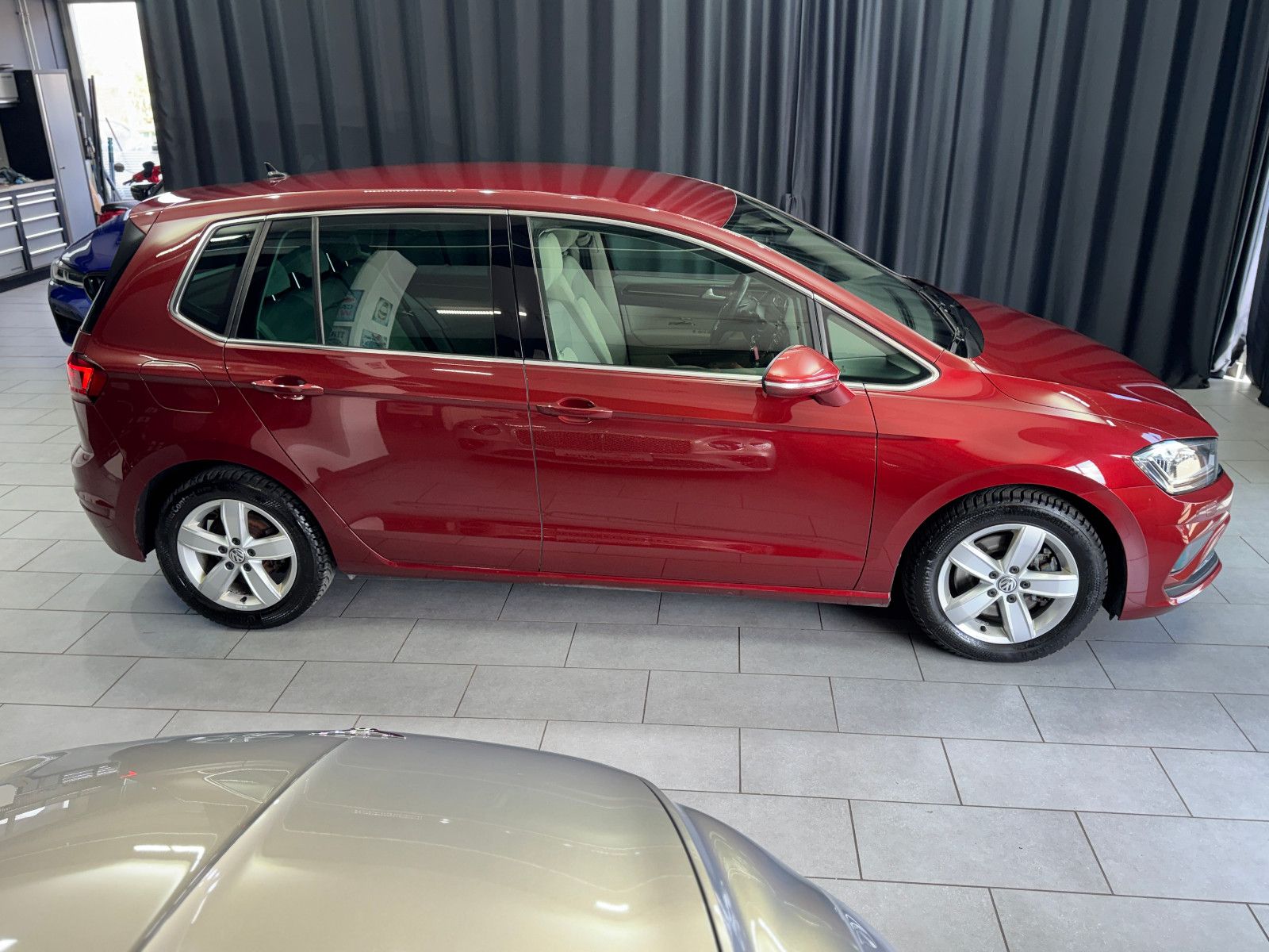 Fahrzeugabbildung Volkswagen Golf Sportsvan VII 1.5TSI  Highline|NAVI|KAMERA