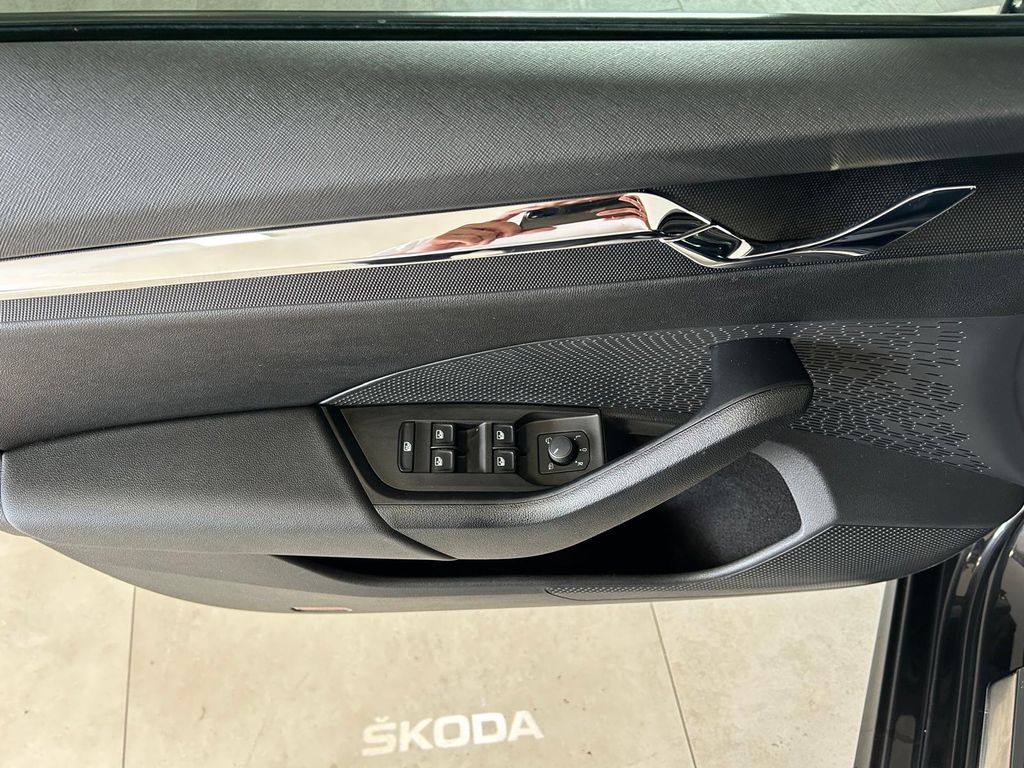 Skoda Octavia Lim DSG STYLE NAVI*HUD*ViCo*MATRIX*AHK*