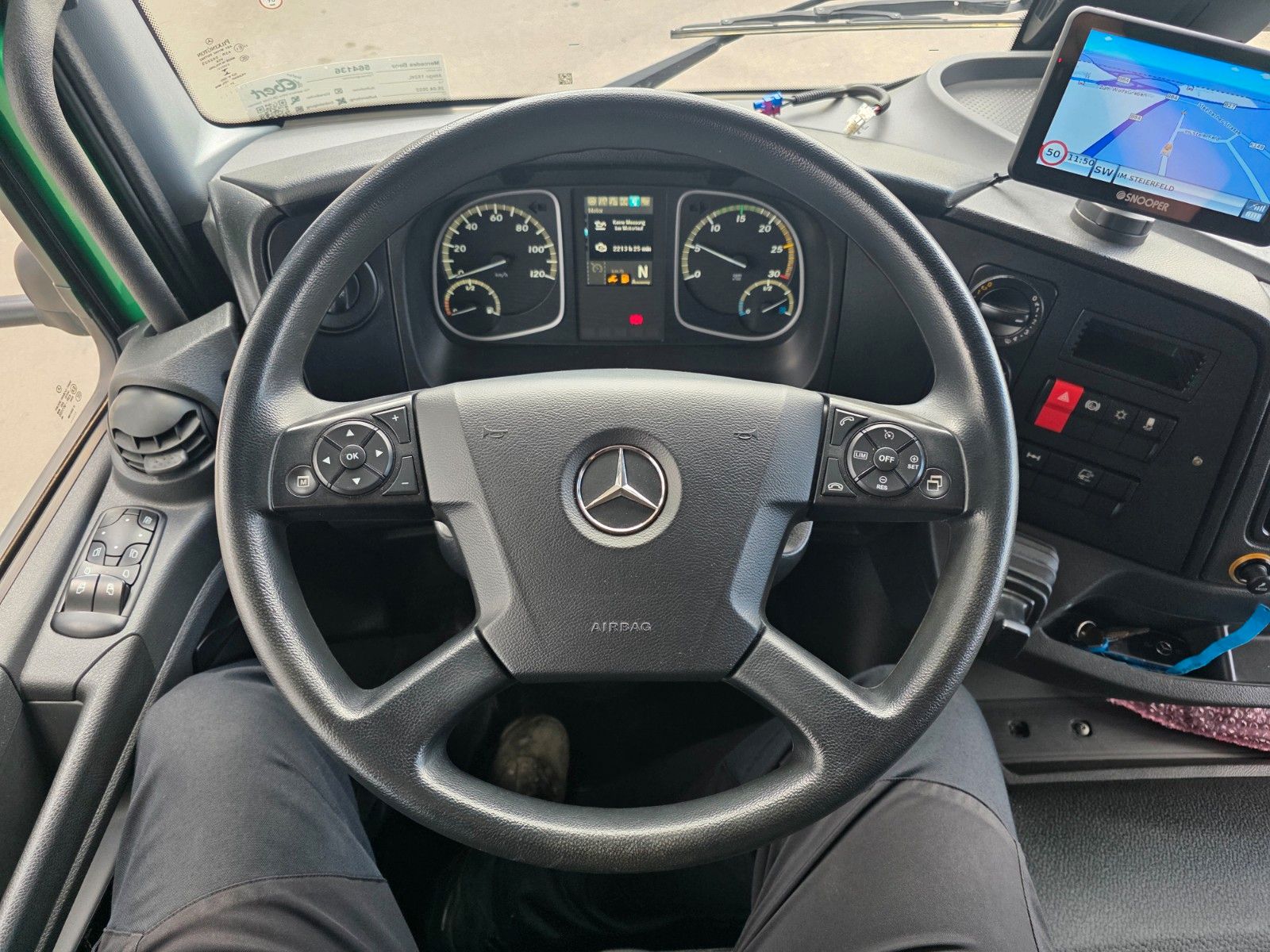Fahrzeugabbildung Mercedes-Benz Atego 1524 L LBW 2.000kg Tür Kamera Spoiler