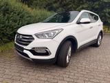 Hyundai Santa 2.2 CRDi Fe Family + 2WD * 7 Sitzer - Hyundai SANTA FE Family